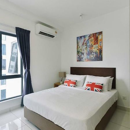 1 Tebrau Suites By Subhome Τζόχορ Μπάχρου Εξωτερικό φωτογραφία