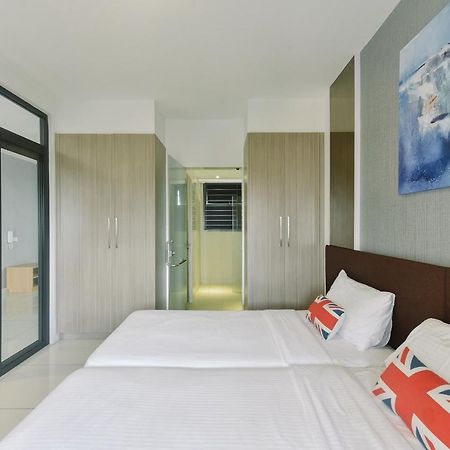 1 Tebrau Suites By Subhome Τζόχορ Μπάχρου Εξωτερικό φωτογραφία