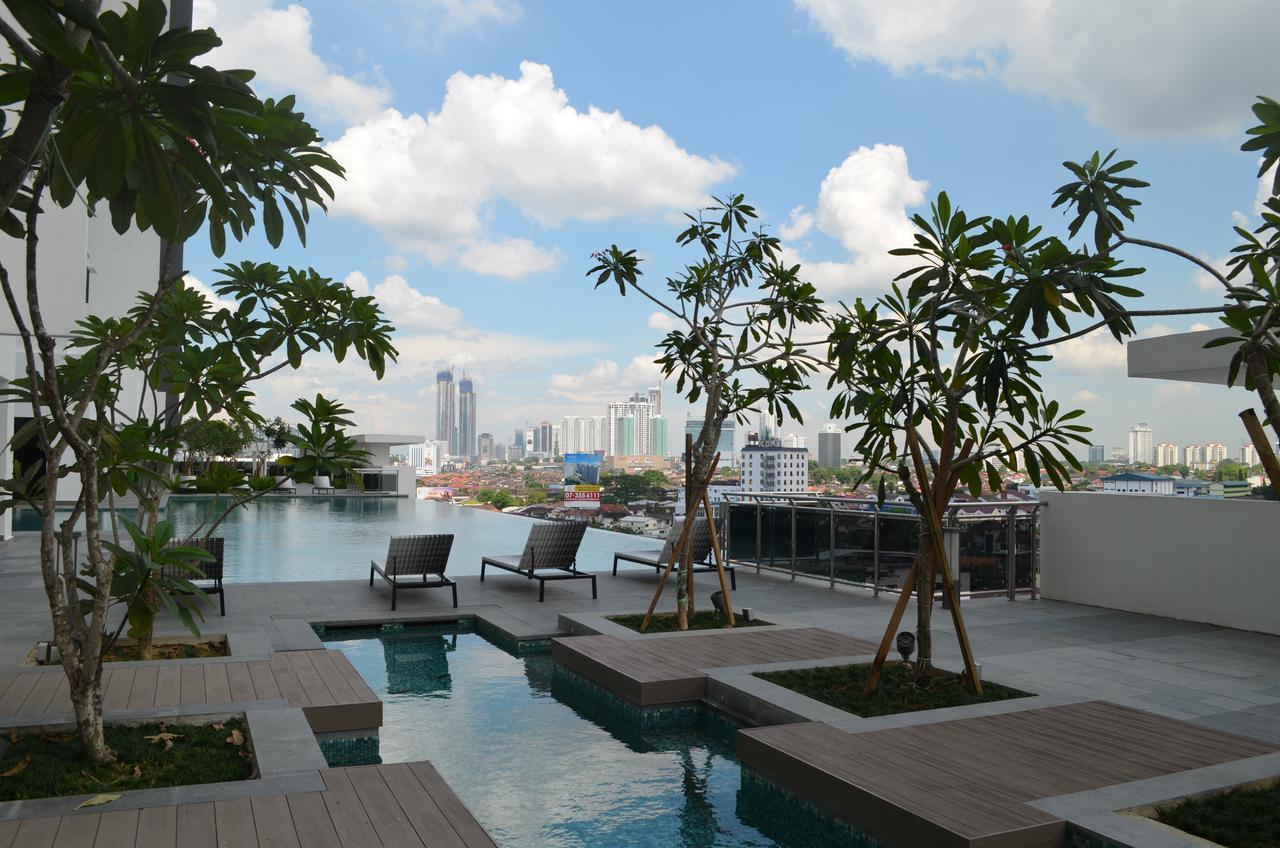 1 Tebrau Suites By Subhome Τζόχορ Μπάχρου Εξωτερικό φωτογραφία