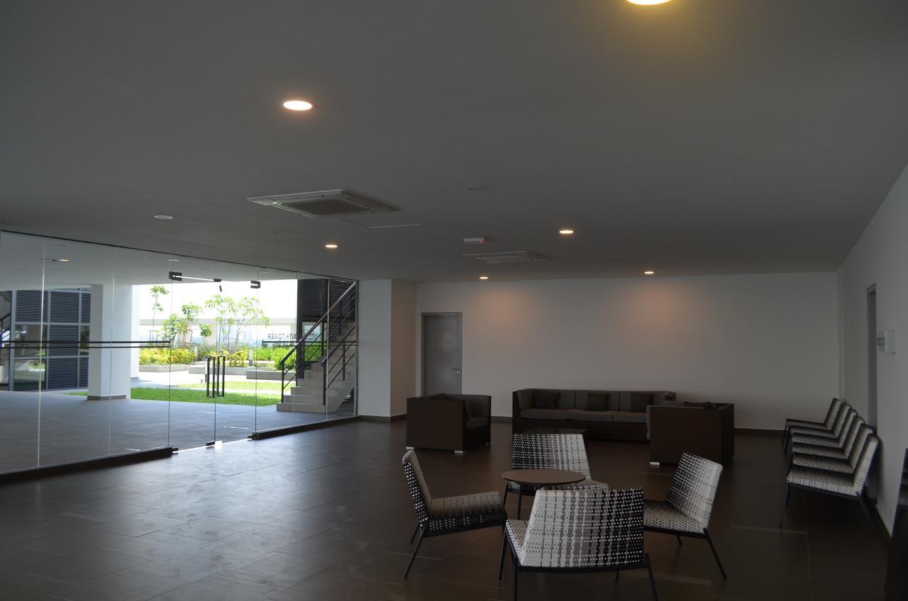 1 Tebrau Suites By Subhome Τζόχορ Μπάχρου Εξωτερικό φωτογραφία