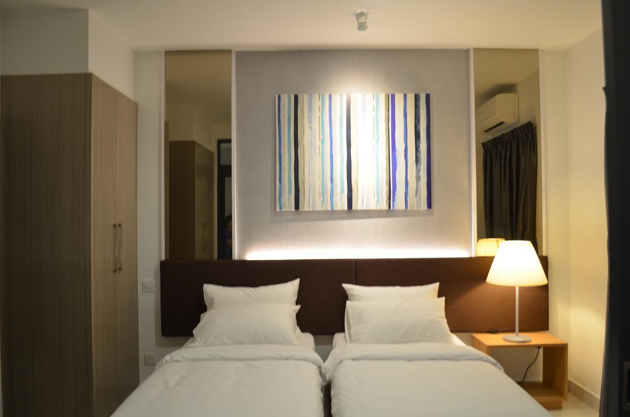 1 Tebrau Suites By Subhome Τζόχορ Μπάχρου Εξωτερικό φωτογραφία