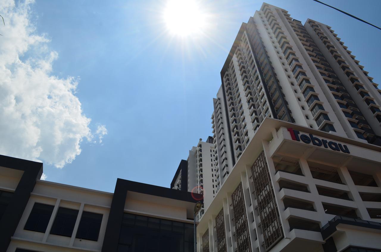 1 Tebrau Suites By Subhome Τζόχορ Μπάχρου Εξωτερικό φωτογραφία