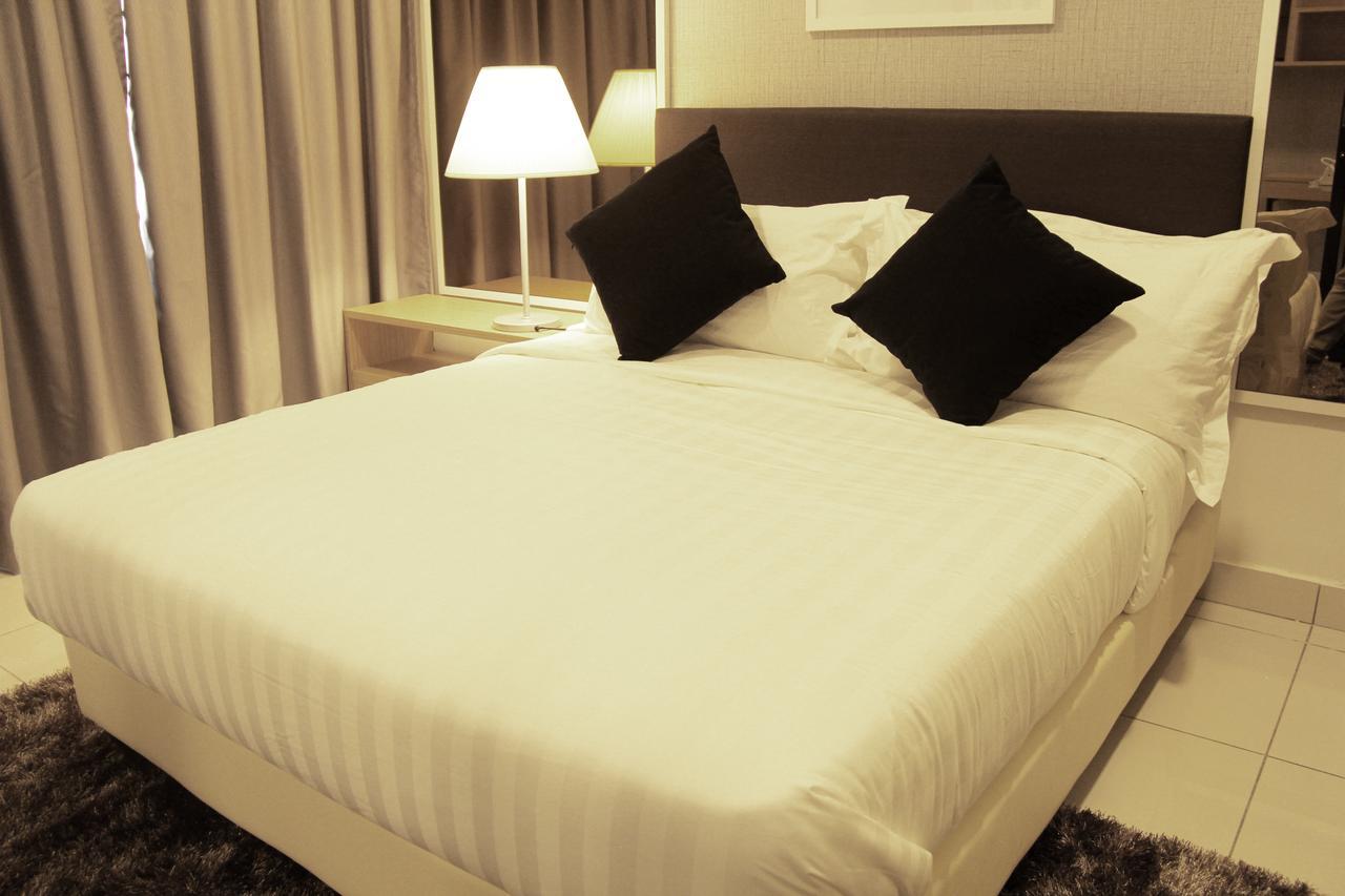 1 Tebrau Suites By Subhome Τζόχορ Μπάχρου Εξωτερικό φωτογραφία