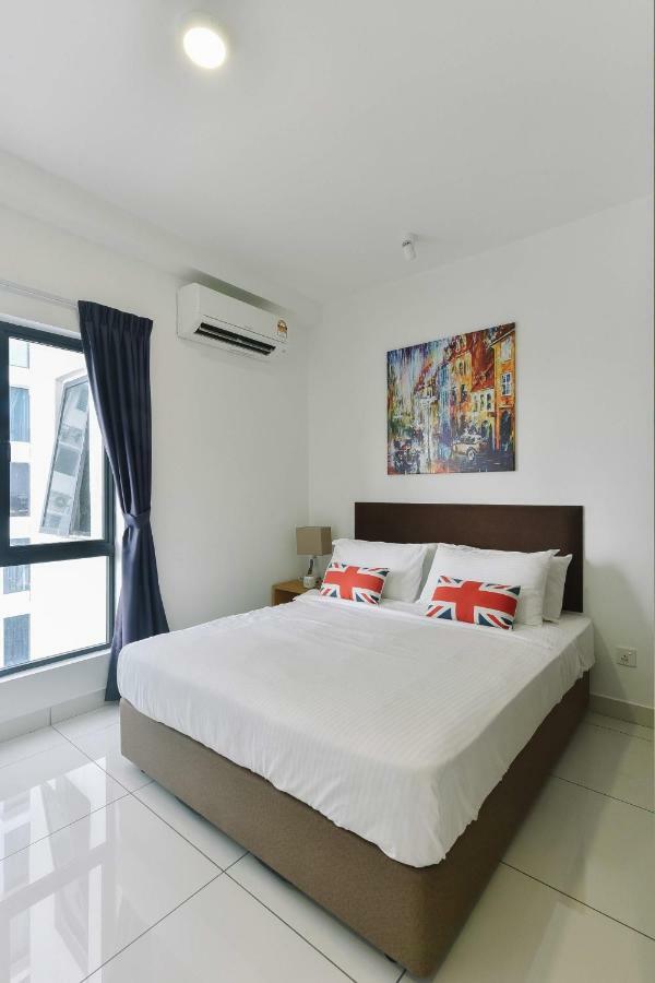 1 Tebrau Suites By Subhome Τζόχορ Μπάχρου Εξωτερικό φωτογραφία