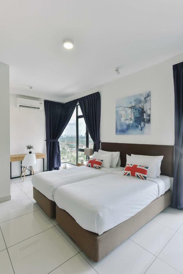 1 Tebrau Suites By Subhome Τζόχορ Μπάχρου Εξωτερικό φωτογραφία