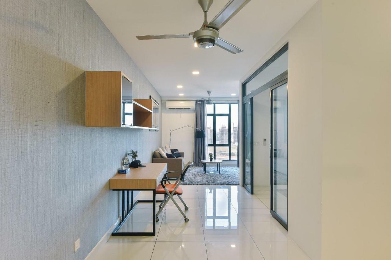 1 Tebrau Suites By Subhome Τζόχορ Μπάχρου Εξωτερικό φωτογραφία